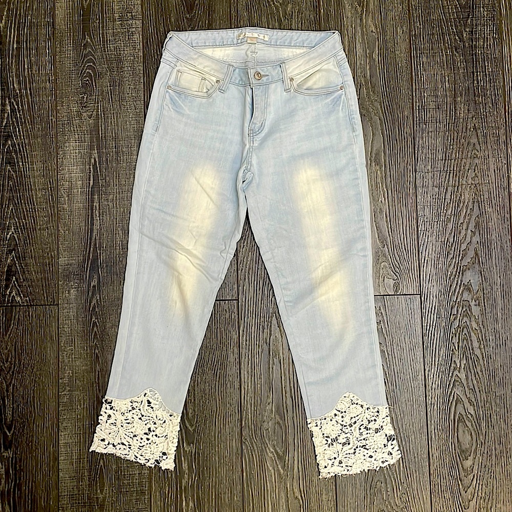 💖 BOSTON PROPER LIGHT BLUE CROCHET TRIM CROP JEAN